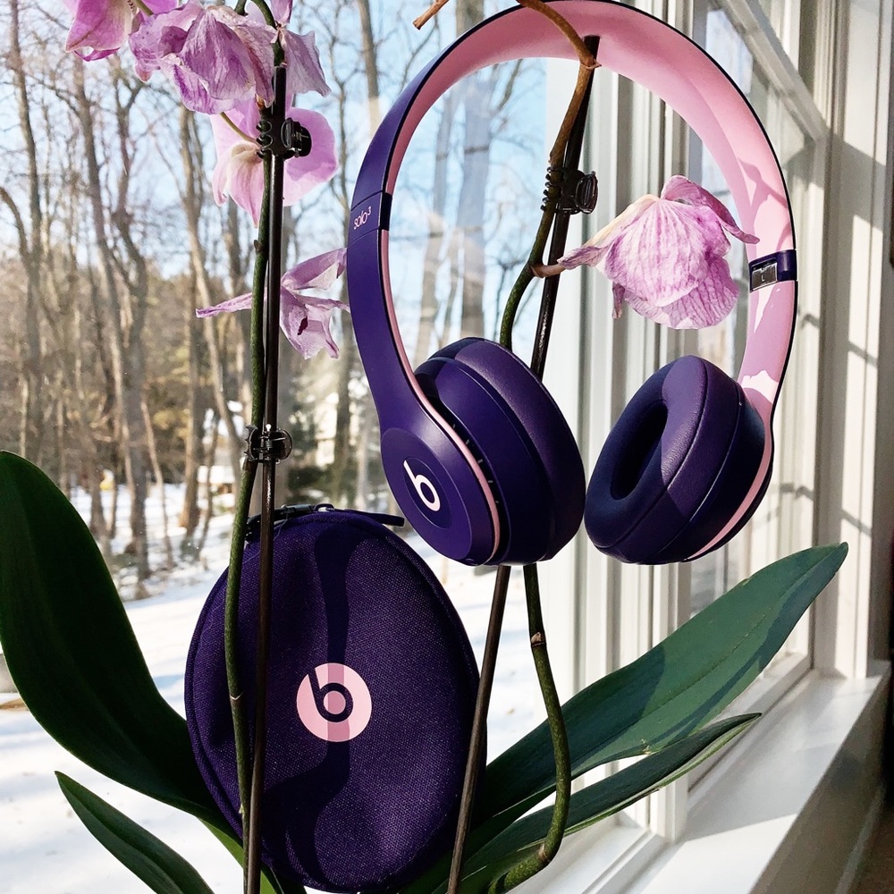 SOLD 2018 BEATS SOLO 3 | Wireless